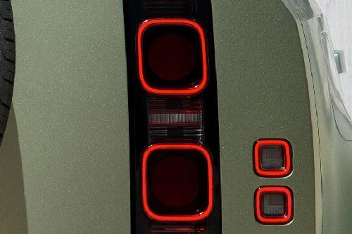 ديفندر Tail light