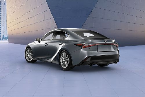 Rear Cross Side View of لكزس IS