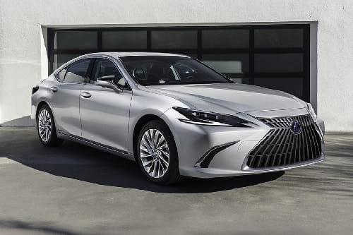 Lexus ES Front Cross Side View