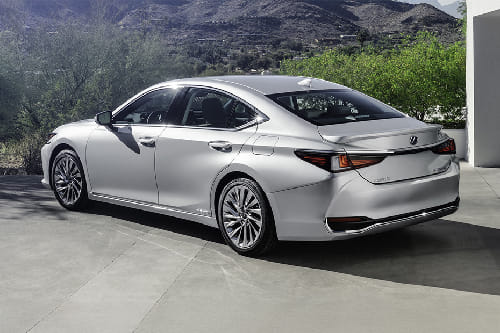 Rear Cross Side View of Lexus ES
