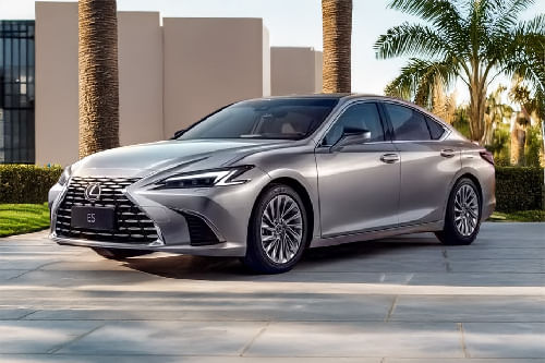 لكزس  إي إس 2026 Front angle low view