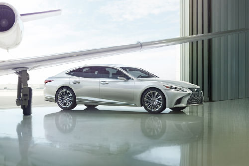 Lexus LS Front Cross Side View