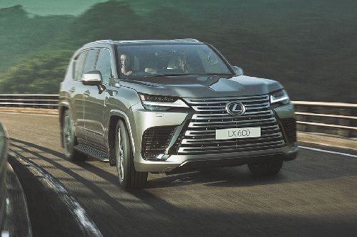 لكزس LX Front Medium View