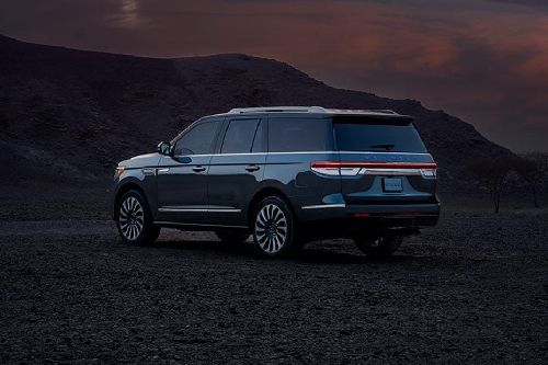 Rear Cross Side View of Lincoln Navigator