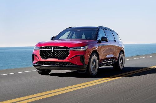 Lincoln  Nautilus  Front angle low view