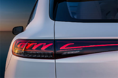 إي كيو إس إس يو في Tail light