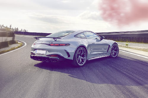 إيه إم جي جي تي 2025 Rear angle view