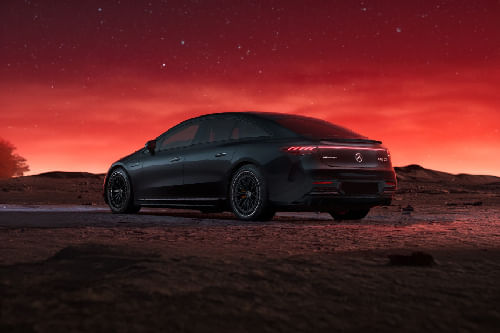 Rear Cross Side View of مرسيدس بنز إيه إم جي إي كيو إس