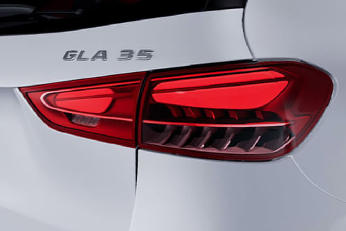 إيه إم جي جي إل إيه Tail light