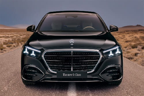 Full Front View of إس كلاس