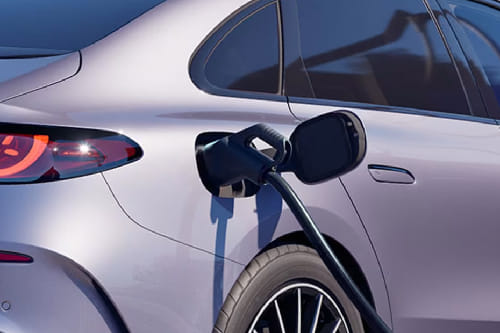 Gas Cap Open of C-Class Electric