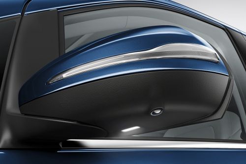 Mercedes-Benz V-Class Drivers Side Mirror Front Angle