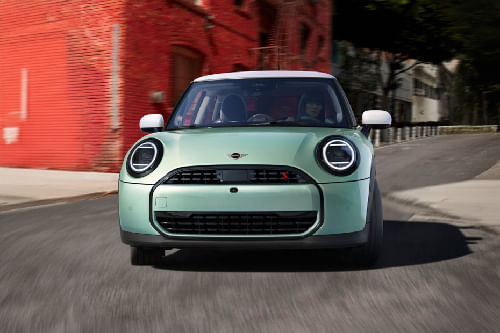 Full Front View of كوبر