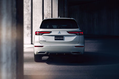 Full Rear View of Mitsubishi Outlander