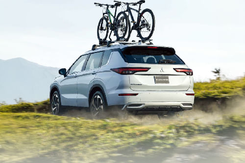 Rear Cross Side View of Mitsubishi Outlander