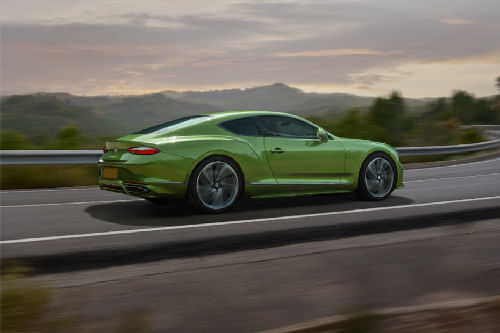 كونتيننتال جي تي Rear Medium Side View