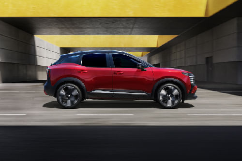 Kicks Medium Angle Front View