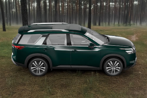 باثفايندر Medium Angle Front View