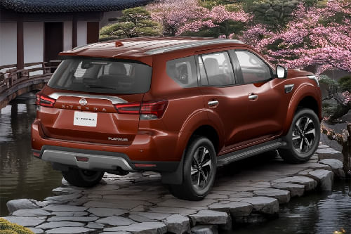  إسكتيرا  Rear angle view