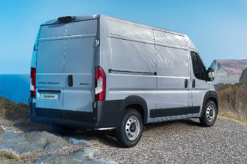 بوكسر Rear angle view