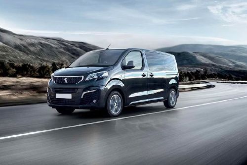 بيجو  ترافيلر Front angle low view