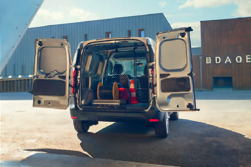 Trunk Open Closer View of إكسبريس فان