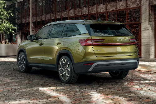 Rear Cross Side View of Skoda Kodiaq