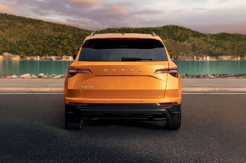 Full Rear View of Skoda Karoq