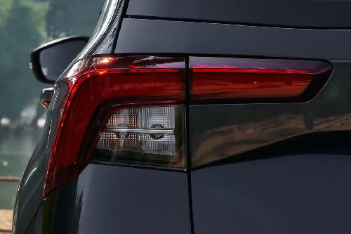 كوشاك Tail light