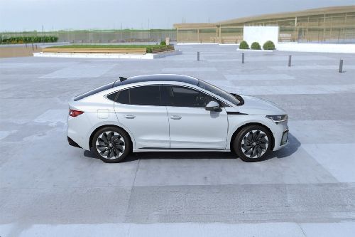 إينياك كوبيه Medium Angle Front View