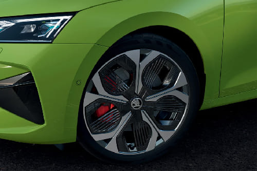 أوكتافيا آر إس Wheel