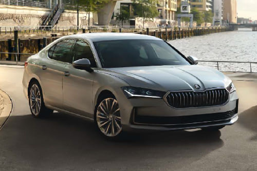 سكودا سوبيرب Front Medium View