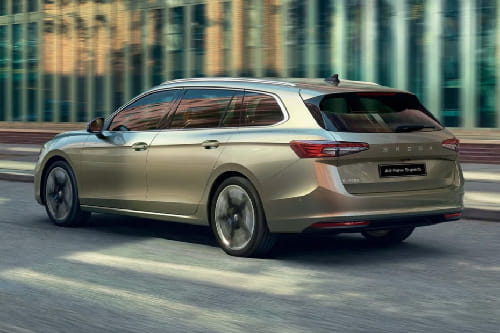 Rear Cross Side View of Skoda Superb Wagon