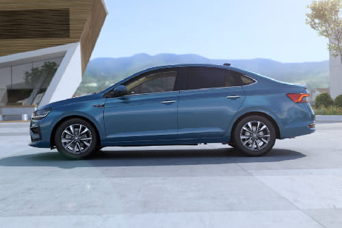 سلافيا Side view