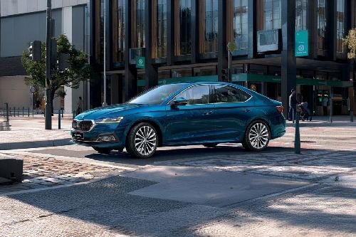 Rear Cross View of Skoda Octavia