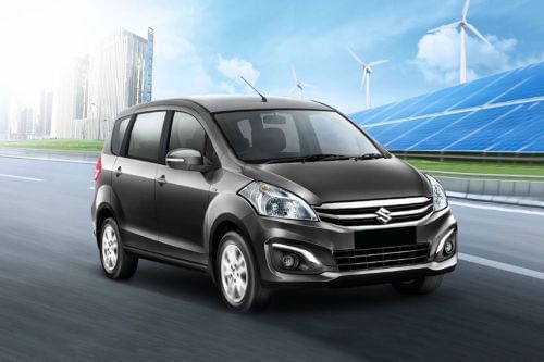 سوزوكي ارتيجا Front Cross Side View