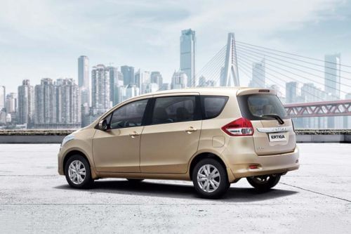 Rear Cross Side View of سوزوكي ارتيجا