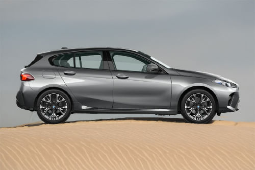 الفئة 1 Medium Angle Front View