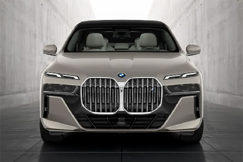 Full Front View of الفئة 7