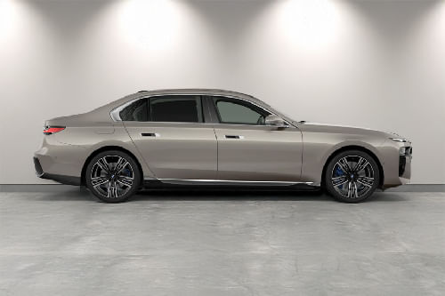 7 Series Medium Angle Front View