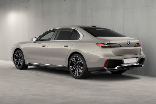 Rear Cross Side View of BMW 7 Series