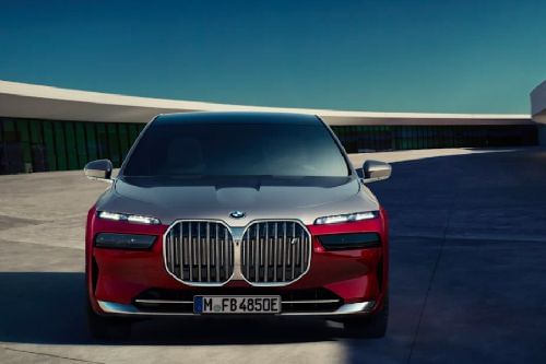 بي إم دبليو I7