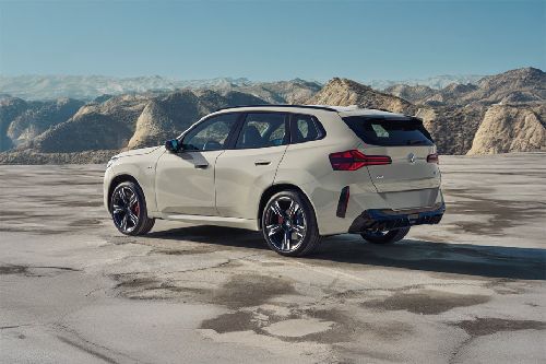 Rear Cross Side View of بي إم دبليو X3