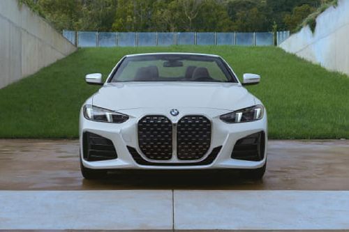 Full Front View of الفئة الرابعة المكشوفة