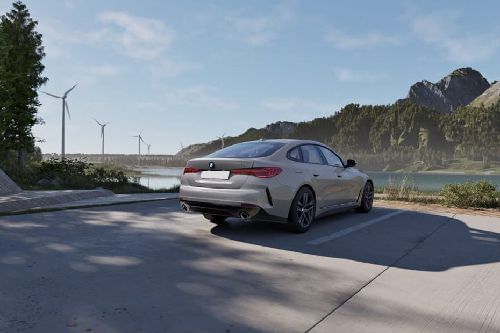 4 سلسلة غران كوبيه Rear angle view