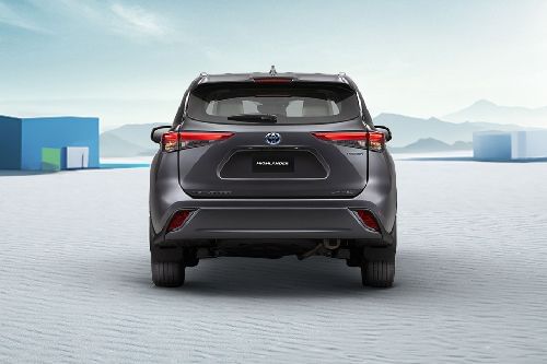 Full Rear View of Toyota Highlander