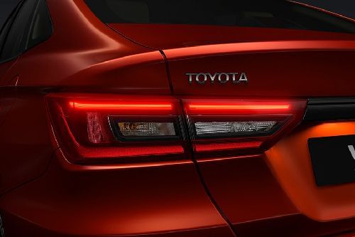 يارس Tail light
