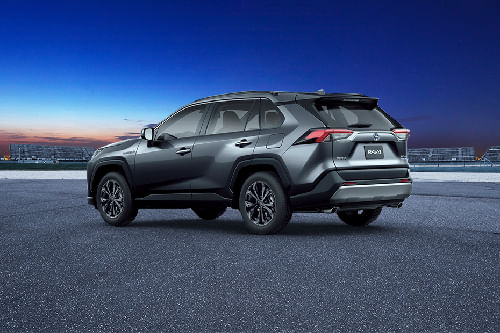 Rear Cross Side View of تويوتا راف 4 