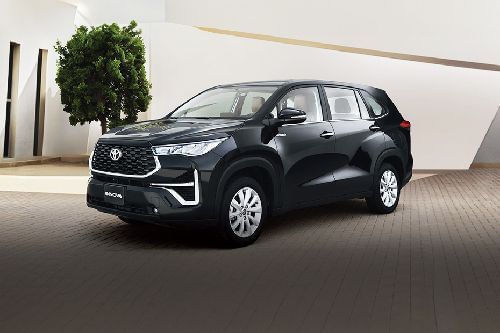 تويوتا إنوفا