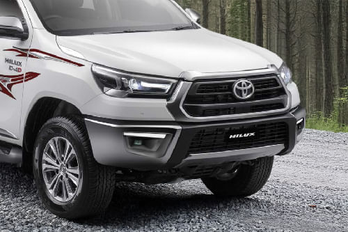 Hilux Grille View
